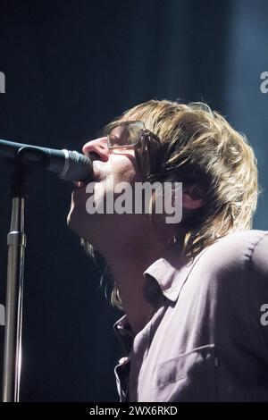 11. Oktober 2002 – das letzte Mal, als Oasis ihre eigene Show in Sydney spielte, im Enmore Theatre in Newtown, Sydney. Liam Gallagher spielt. Stockfoto