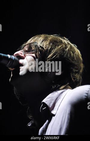 11. Oktober 2002 – das letzte Mal, als Oasis ihre eigene Show in Sydney spielte, im Enmore Theatre in Newtown, Sydney. Liam Gallagher spielt. Stockfoto