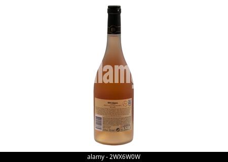 Flasche von 19 Verbrechen Revolutionary Rose Wein 2021 isoliert auf weißem Hintergrund - Produkt von Spanien Spanisch Stockfoto