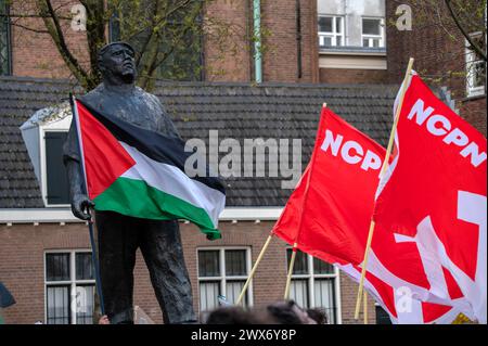 Demonstranten Auf Dem Dokwerker Beim Internationalen Tag Gegen Rassismus Und Diskriminierung Vom 21. März In Amsterdam, Niederlande 23-3-2024 Stockfoto