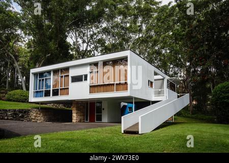 Das Rose Seidler House in Wahroonga ist ein denkmalgeschütztes Beispiel für moderne Architektur aus der Mitte des 20. Jahrhunderts und ein Museum, das Wohndesign zeigt. Stockfoto