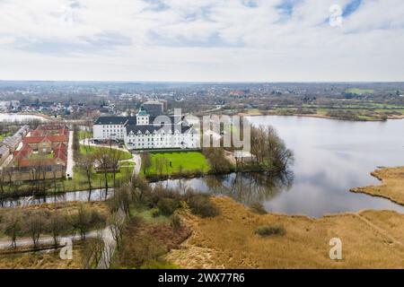 Die Sonne scheint auf das Schloss Gottorf in Schleswig an der Schlei Stockfoto