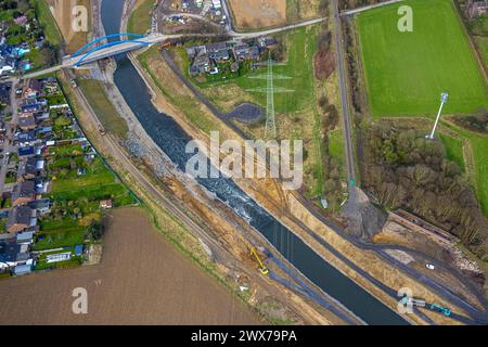 Luftbild, Emscherdeich mit gebrochenem Damm an der Emschermündung, zerstörte fehlende Eisenbahnbrücke, Baugebiet, Eppinghoven, Dinslaken, Nordrhein-Westfalen, Deutschland ACHTUNGxMINDESTHONORARx60xEURO *** Luftansicht, Emscherdeich mit gebrochenem Damm an der Emschermündung, zerstörte fehlende Eisenbahnbrücke, Baustelle, Eppinghoven, Dinslaken, Nordrhein-Westfalen, Deutschland ATTENTIONxMINDESTHONORARx60xEURO Stockfoto