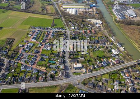 Luftbild, Wohngebiet Ortsansicht Ortsteil Friedrichsfeld, Wesel-Datteln-Kanal, Fernsicht, Friedrichsfeld, Voerde, Nordrhein-Westfalen, Deutschland ACHTUNGxMINDESTHONORARx60xEURO *** Luftaufnahme, Wohngebiet, Bezirk Friedrichsfeld, Wesel Datteln Kanal, Fernsicht, Friedrichsfeld, Voerde, Nordrhein-Westfalen, Deutschland ACHTUNGxMINDESTHONORARx60xEURO Stockfoto