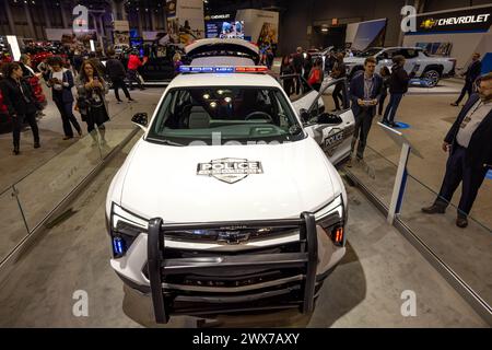 New York, USA. März 2024. Ein rein elektrisches Polizeifahrzeug von 2024, der Blazer von General Motors, wird auf der New York International Auto Show am 27. März 2024 im Jacob Javits Convention Center in New York ausgestellt. Die Veranstaltung wurde im November 1900 eröffnet und ist die älteste und größte Autoshow Nordamerikas. (Kreditbild: © Michael Nigro/Pacific Press via ZUMA Press Wire) NUR REDAKTIONELLE VERWENDUNG! Nicht für kommerzielle ZWECKE! Stockfoto