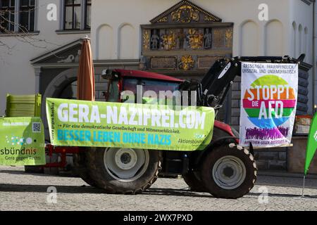 Gera gegen Rechts - Kundgebung gegen Rechtsextremismus - Gegen Rechte Terror in Deutschland - Deutschland, DE, DEU, Germany, Gera 23.03.2024 - Einige Hundert Menschen sind auf dem Marktplatz von Gera für Solidarität und gegen Rechtsextremismus zu einer Protestundgebung zusammengekommen. Außer den politischen Parteien haben sich auch Vereine, Sozialverbände und Kirchen an der Kundgebung mit Div. Infostände auf dem Martplatz beteiligt. Hauptauslöser der zahlreichen Demonstrationen in ganz Deutschland gegen die AfD sind die Recherchen von CORRECTIV Recherchen für die Gesellschaft gemeinnützige Stockfoto