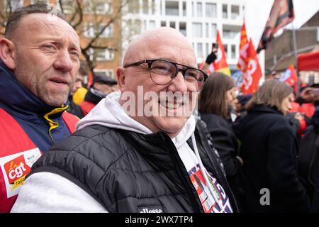 Lille, Frankreich. März 2024. Jean-Paul Delescaut während der von der CGT organisierten Kundgebung zur Unterstützung von Jean-Paul Delescaut, Sekretär der departementunion des Nordens, der wegen „Entschuldigung des Terrorismus“ am 28. März 2024 vor Gericht in Lille, Frankreich, angeklagt wurde. Foto: Sebastien Courdji/ABACAPRESS.COM Credit: Abaca Press/Alamy Live News Stockfoto