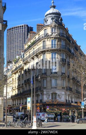 Frankreich, Region Ile-de-France, Paris Rive Gauche, Brasserie "Le Dôme", Boulevard du Montparnasse, 14. Arrondissement. 19. März 2024 Stockfoto