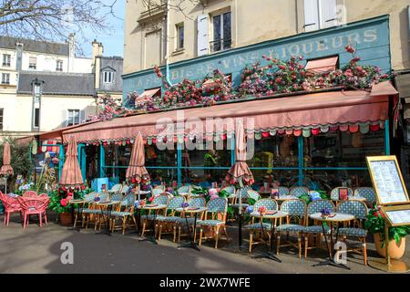 Frankreich, Region Ile-de-France, Paris Rive Gauche, 6. Arrondissement, Rue de Vaugirard angle du Boulevard du Montparnasse, Brasserie 'Villa Marquise'. 20. März 2024 Stockfoto