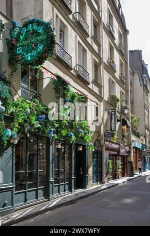 Frankreich, Region Ile-de-France, Paris Rive Gauche, 6. Arrondissement, Rue de Buci 5, Ecke Rue Grégoire de Tours, Restaurant 'Maison Sauvage'. 19. März 2024 Stockfoto