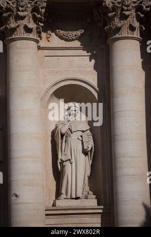 Frankreich, Region Ile de France, Paris, Place de la sorbonne, Fassade der Sorbonne-Kapelle, Boulevard Saint Michel. Statue von Jean Gerson. Stockfoto