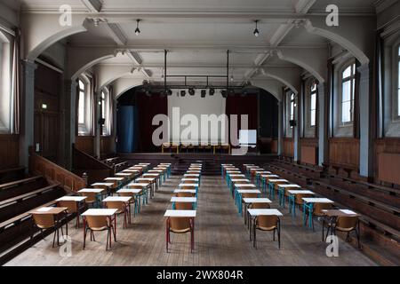 Paris, 12 Avenue Trudaine, Lycée Jacques Decour, Theater, Saal bereit für die Abitur, Stockfoto