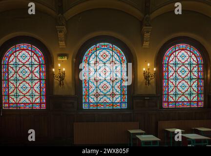 Paris, 12 Avenue Trudaine, Lycée Jacques Decour, 9. Arrondissement, Kapelle, Buntglas, Stockfoto