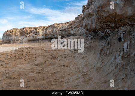 Älteste Felsen der Kanarischen Inseln im Höhlennetzwerk in der Stadt Ajuy, nördlich von Pajara, besteht geologisches Wunder aus sedimentären Substraten, die in der Tiefe o gebildet werden Stockfoto