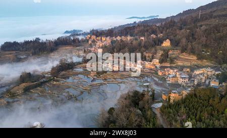 Eine Bergstadt aus der Vogelperspektive: Yuanyang, Bada, China Stockfoto