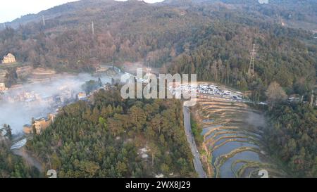 Eine Bergstadt aus der Vogelperspektive: Yuanyang, Bada, China Stockfoto