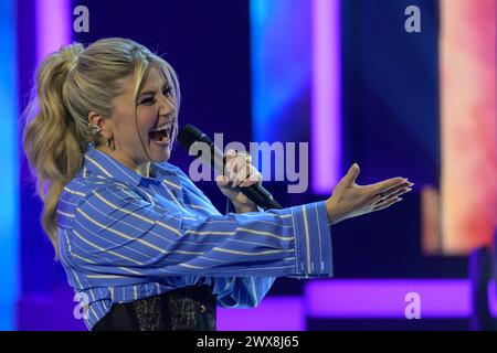 Beatrice Egli, präsentieren, Beatrice Egli Show, TV, Aufnahme, Berlin Adlershof, Sendedatum 6.04.24, auf SWR, MDR, NDR, ARD, Mediathek, 27.03. Stockfoto