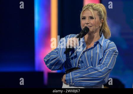 Beatrice Egli, präsentieren, Beatrice Egli Show, TV, Aufnahme, Berlin Adlershof, Sendedatum 6.04.24, auf SWR, MDR, NDR, ARD, Mediathek, 27.03. Stockfoto