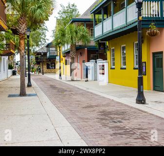 Geschäfte entlang der historischen George Street in der Altstadt, Old Town St. Augustine, Florida, USA Stockfoto