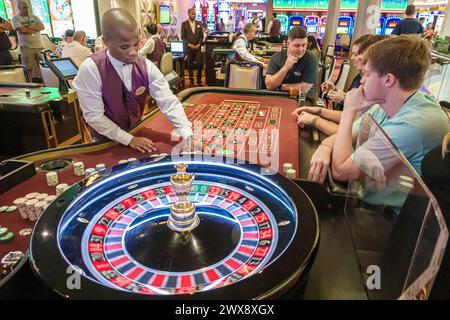 Miami Florida, PortMiami Hafen von Miami, Innenausstattung, norwegisches Schiff Joy Cruise Line, 7-Tage-Karibik, Casino-Spieltisch, Roulette-Rad-Gambli Stockfoto