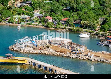 Port Roatan Honduras, Coxen Hole Bay Islands, norwegisches Schiff Joy Cruise Line, 7-tägige Karibikroute, unter neuer Baustelle, Baumeister, Stockfoto