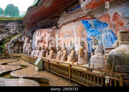 Felsskulptur der 31 m langen schlafenden buddha-Statue von sakyamuni in Nirvana, dazu Felsenschnitzereien, unesco-Weltkulturerbe, Gemeinde chongqing Stockfoto