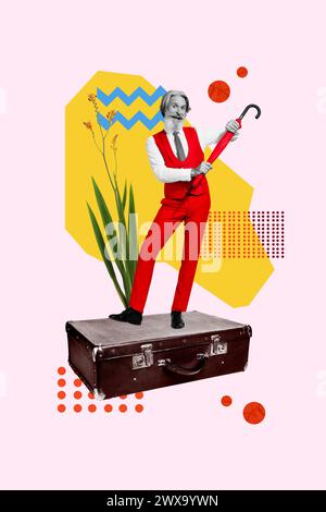 Vertikale Bildcollage stehend Reife Rentner Macho Vintage Red Outfit stilvoller Regenschirm rot bunte Kleidung riesiger Gepäckkoffer Stockfoto