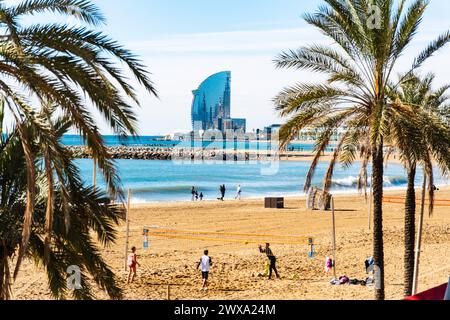 Blick vom Olympiahafen auf den Stadtstrand von Barcelona Barcelona Katalonien Spanien *** Blick vom Olympiahafen auf den Stadtstrand von Barcelona Ba Stockfoto