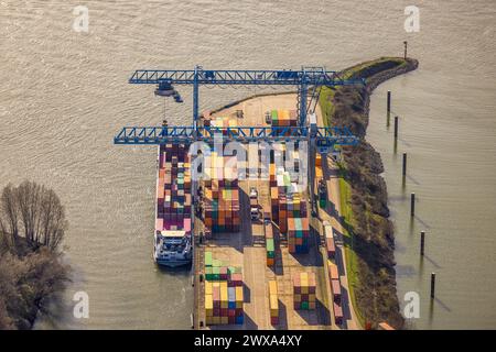 Luftbild, Containerhafen Emmerich und Fluss Rhein, Containerschiff und Lastenkran für Container, Emmerich am Rhein, Nordrhein-Westfalen, Deutschland ACHTUNGxMINDESTHONORARx60xEURO *** Luftansicht, Containerhafen Emmerich und Rhein, Containerschiff und Frachtkran für Container, Emmerich am Rhein, Nordrhein-Westfalen, Deutschland ATTENTIONxMINDESTHONORARxEURO Stockfoto