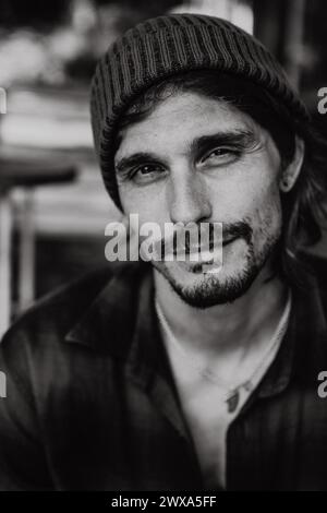 Schwarz-weiß-Porträt eines Mannes. Nahaufnahme. Stockfoto