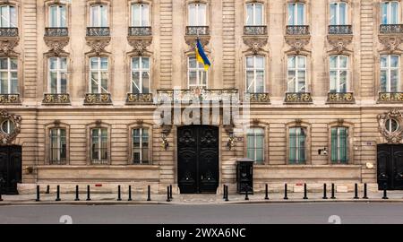 Fassade der britischen Botschaft, Hôtel de Charost, 39 Rue du Faubourg Saint-Honoré, Paris, Frankreich; entworfen von Antoine Mazin im Jahr 1722 Stockfoto