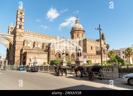 Blick auf die Kathedrale von Palermo, Metropolitan Cathedral of the Mariä Himmelfahrt in Sizilien, Italien Stockfoto