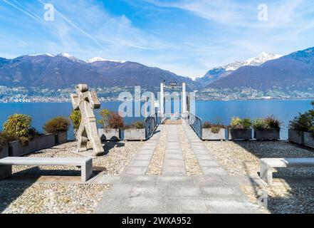 Pier der Vira am Lago Maggiore in Vira Gambarogno, Bezirk Locarno, im Tessin, Schweiz Stockfoto