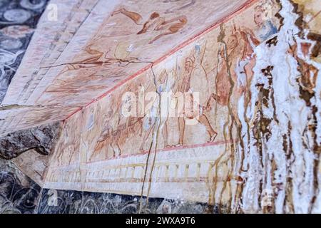 Detail aus Gemälden eines kunstvollen thrakischen Grabes. Selektiver Fokus mit geringer Schärfentiefe. Stockfoto