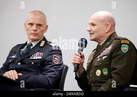 Kranj, Slowenien. März 2024. General Christopher Cavoli, Oberster alliierter NATO-Befehlshaber Europa, spricht bei einer Podiumsdiskussion im Rahmen einer Feier zum 20. Jahrestag des Beitritts Sloweniens zur NATO in Brdo pri Kranju. Slowenien wurde am 29. März 2004 Mitglied der NATO. Anlässlich des 20. Jahrestages fand eine offizielle Zeremonie statt, der Podiumsdiskussionen über dringende globale und europäische Sicherheitsfragen vorausgingen. Quelle: SOPA Images Limited/Alamy Live News Stockfoto