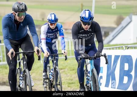 Oudenaarde, Belgien. März 2024. Der israelische Premier Tech Sportdirektor Sep Vanmarcke wurde während einer Rennwiederauferstehung mehrerer Teams vor dem Radrennen Ronde van Vlaanderen/ Tour des Flandres/ Tour of Flanders am Freitag, den 29. März 2024, in Aktion dargestellt. Die 108. Auflage des Radrennens findet am Sonntag, dem 31. März, statt. BELGA FOTO DAVID PINTENS Credit: Belga News Agency/Alamy Live News Stockfoto