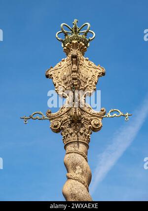 Nahaufnahme des Prangers der Säule von Porto - Pelourinho do Porto - neben der Kathedrale von Porto - Sé do Porto, Portugal Stockfoto