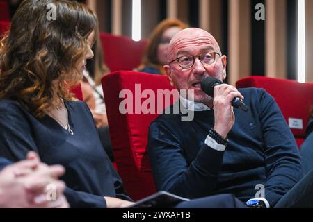 Tubeke, Belgien. März 2024. Jan Mosselmans - Eleven DAZN im Bild während der Nieuwe Strategie vrouwenvoetbal am Freitag, den 29. März 2024 in Tubeke, Belgien. Quelle: Sportpix/Alamy Live News Stockfoto