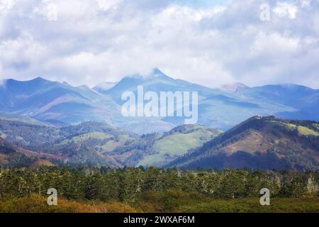 Herbstlandschaft. Kunashir Island, Südkuriles Stockfoto