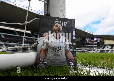 Derby, Derbyshire, Großbritannien. März 2024. Spieltag-Programm während des Spiels der Sky Bet League 1 zwischen Derby County und Blackpool im Pride Park, Derby am Freitag, den 29. März 2024. (Foto: Jon Hobley | MI News) Credit: MI News & Sport /Alamy Live News Stockfoto