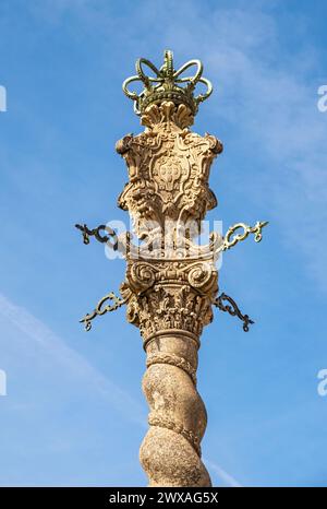 Nahaufnahme des Prangers der Säule von Porto - Pelourinho do Porto - neben der Kathedrale von Porto - Sé do Porto, Portugal Stockfoto