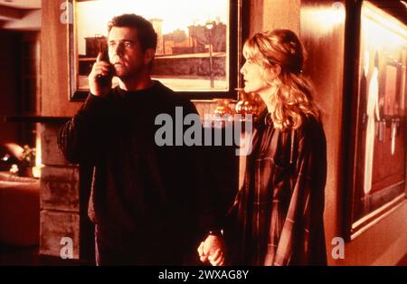 MEL GIBSON und RENE RUSSO in RANSOM 1996 Regisseur RON HOWARD Story Cyril Hume und Richard Maibaum Drehbuch Richard Price und Alexander Ignon Musik James Horner Imagine Entertainment / Ransom Productions / Touchstone Pictures Stockfoto