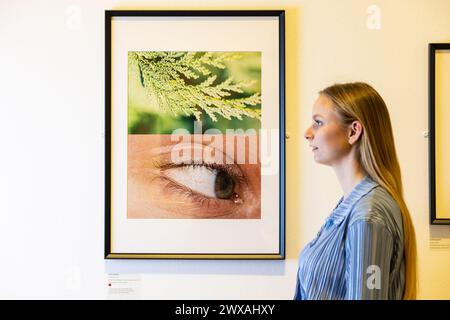 Edinburgh, Vereinigtes Königreich. 29. März 2024: Absolvent der Glasgow School of Art, Foto von Corrie Jennison, Gefäße. RSA New Contemporaries, unterstützt von Walter Scott & Partners Ltd, repräsentiert das Engagement der Royal Scottish Academy, zeitgenössische Kunst und Architektur in Schottland zu unterstützen und zu fördern. Als Ergebnis einer verschobenen Ausstellung während der COVID-19-Pandemie wird diese Ausgabe von RSA New Contemporaries besonders umfangreich sein, wobei die Kohorten 2022 und 2023 vertreten sind. Quelle: Rich Dyson/Alamy Live News Stockfoto