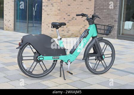 Beryl Electric Bikes, die in der Stadt und in den Städten verwendet werden. 45 Megapixel Fotobilder Stockfoto