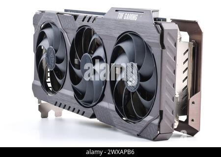 NVIDIA RTX 3060 OC 12g TUF Gaming Grafikkarte auf weißem Hintergrund Stockfoto