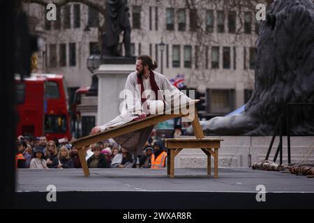 Die Leidenschaft Jesu, eine Theaterveranstaltung, die die letzten Tage Jesu darstellt, findet am Karfreitag, Teil des Osterwochenendes, auf dem Trafalgar Square statt. Vermerk: Roland Ravenhill/Alamy Stockfoto