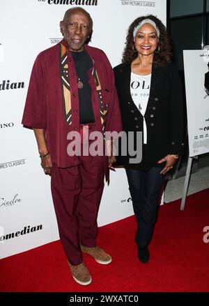 West Hollywood, Usa. März 2024. (FILE) Louis Gossett Jr. Tot Um 87. Gossetts Neffe erzählte der Associated Press am Freitag, den 29. März 2024, dass der Schauspieler am Donnerstag, den 28. März 2024, in Santa Monica, Kalifornien starb. WEST HOLLYWOOD, LOS ANGELES, KALIFORNIEN, USA - 27. JANUAR: Der US-amerikanische Schauspieler Louis Gossett Jr. kommt am 27. Januar 2017 zur Premiere von Sony Pictures Classics 'The Comedian' im Pacific Designer Center in West Hollywood, Los Angeles, Kalifornien, USA. (Foto: Xavier Collin/Image Press Agency) Credit: Image Press Agency/Alamy Live News Stockfoto