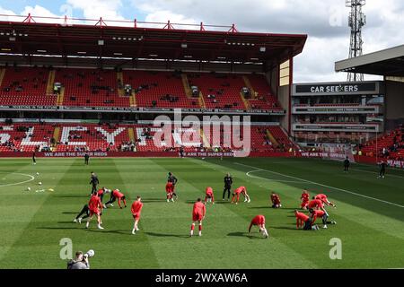 Barnsley, Großbritannien. März 2024. Barnsley Spieler in der Vorspiel-Session während des Sky Bet League 1 Matches Barnsley gegen Cambridge United in Oakwell, Barnsley, Vereinigtes Königreich, 29. März 2024 (Foto: Mark Cosgrove/News Images) in Barnsley, Vereinigtes Königreich am 29. März 2024. (Foto: Mark Cosgrove/News Images/SIPA USA) Credit: SIPA USA/Alamy Live News Stockfoto