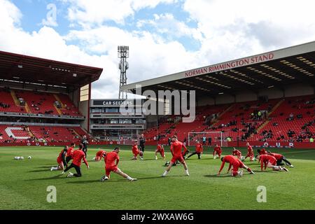 Barnsley, Großbritannien. März 2024. Barnsley Spieler in der Vorspiel-Session während des Sky Bet League 1 Matches Barnsley gegen Cambridge United in Oakwell, Barnsley, Vereinigtes Königreich, 29. März 2024 (Foto: Mark Cosgrove/News Images) in Barnsley, Vereinigtes Königreich am 29. März 2024. (Foto: Mark Cosgrove/News Images/SIPA USA) Credit: SIPA USA/Alamy Live News Stockfoto