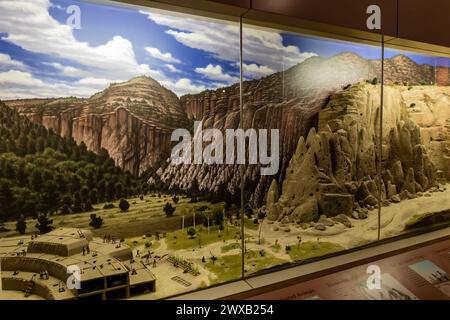 Diorama des Lebens und der Wohnungen der frühen Bewohner, Bandelier National Monument, New Mexico, USA [keine Veröffentlichung; nur redaktionelle Lizenzierung] Stockfoto